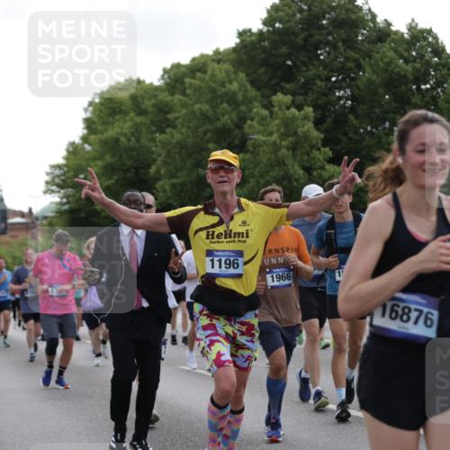 29.06.2025 - hella hamburg halbmarathon Jannik Wohlers http://msf.ph/oto/8306061 29.06.2025 10:37:48 Lombardsbrücke 1196, 1394, 1457, 1596, 1742, 1791, 1901, 1966, 2113, 2498, 2786, 3010, 3242, 3338, 3635, 3636, 3716, 3880, 4414, 4921, 5300, 5713, 6199, 6200, 6751, 6930, 7118, 7165, 7552, 7629, 7868, 7914, 8198, 8199, 8539, 8615, 8696, 9350, 9391, 10025, 10584, 11152, 11812, 12573, 12675, 12677, 12892, 12997, 13103, 13442, 13833, 14016, 14163, 14406, 15101, 15329, 15355, 15417, 15562, 15762, 16061, 16220, 16465, 16658, 16876, 16942, 17053, 18592, 18937 meine-sportfotos.de