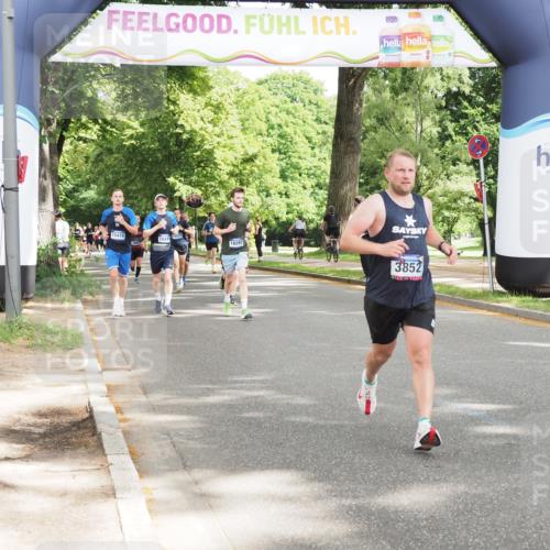 29.06.2025 - hella hamburg halbmarathon MichiJ http://msf.ph/oto/8306084 29.06.2025 10:35:30 Zwischen KM18-KM19 1592, 3852, 8693, 12685, 14482, 15714 meine-sportfotos.de