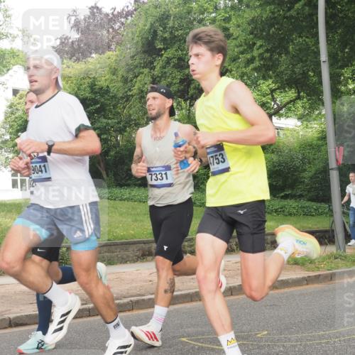 29.06.2025 - hella hamburg halbmarathon KatJ http://msf.ph/oto/8306095 29.06.2025 10:14:32 Zwischen KM18-KM19 7331 meine-sportfotos.de