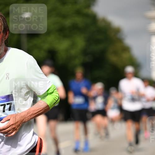 29.06.2025 - hella hamburg halbmarathon Dr. Thomas Lammeyer http://msf.ph/oto/8306141 29.06.2025 10:16:40 Kennedybrücke 1020, 1051, 2531, 2942, 3360, 3363, 4532, 5150, 6489, 7014, 7873, 7907, 8398, 8405, 8917, 9705, 10067, 10402, 10409, 11025 meine-sportfotos.de