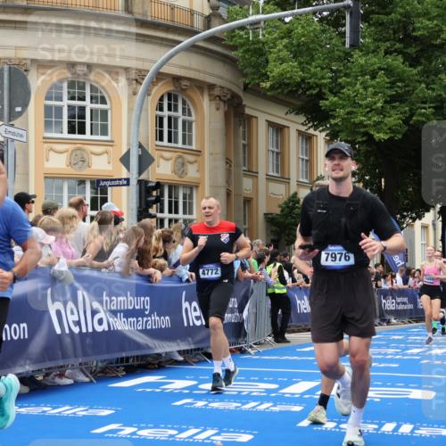 29.06.2025 - hella hamburg halbmarathon Strokosch-Dieckow http://msf.ph/oto/8306170 29.06.2025 10:55:53 Ziel 1179, 2612, 3256, 3668, 4772, 6569, 7147, 7976, 8968, 9246, 10084, 12858, 13474, 14867, 15184, 15868, 15884, 16176, 16401, 16434, 16786, 18125, 18867, 19047 meine-sportfotos.de