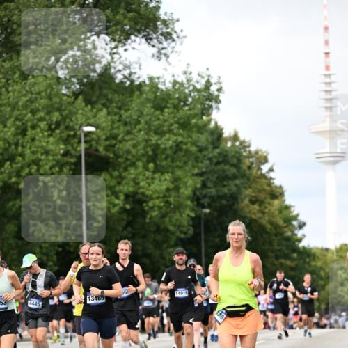 29.06.2025 - hella hamburg halbmarathon Dr. Thomas Lammeyer http://msf.ph/oto/8306190 29.06.2025 10:38:11 Kennedybrücke 1189, 1275, 1764, 1787, 2038, 2276, 2464, 2496, 2933, 3264, 3340, 3345, 3848, 4445, 4824, 4826, 5096, 5141, 5557, 5566, 5569, 5691, 5821, 5822, 5887, 6109, 6364, 6515, 6516, 6574, 6956, 7027, 7324, 7329, 7565, 7633, 7653, 7982, 8157, 8277, 8282, 8349, 8375, 8377, 8383, 8401, 9094, 9875, 9995, 10007, 10048, 10071, 10561, 10564, 11229, 11237, 11338, 11432 meine-sportfotos.de