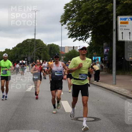 29.06.2025 - hella hamburg halbmarathon Yannick Fuchs http://msf.ph/oto/8306195 29.06.2025 10:50:19 20KM 1583, 1877, 2083, 2378, 2741, 4152, 4594, 4813, 5287, 5418, 5570, 5721, 5744, 6759, 7037, 7547, 7646, 8330, 8968, 8996, 9246, 9622, 9884, 9903, 10084, 10093, 10665, 11143, 11554, 11870, 12590, 12712, 12858, 13691, 14408, 14588, 14867, 15134, 15407, 16008, 16009, 16043, 16121, 16620, 16625, 16679, 17268, 17468, 17660, 17993, 18117, 18531, 18634, 18867, 18899, 18966, 19091 meine-sportfotos.de