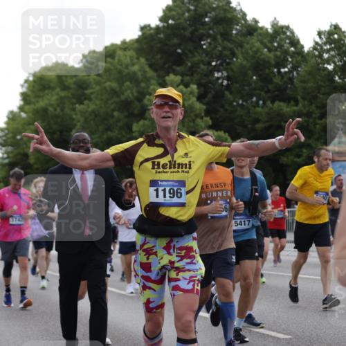 29.06.2025 - hella hamburg halbmarathon Jannik Wohlers http://msf.ph/oto/8306232 29.06.2025 10:37:49 Lombardsbrücke 1196, 1394, 1457, 1596, 1742, 1791, 1901, 1966, 2113, 2498, 2786, 3010, 3242, 3286, 3338, 3635, 3636, 3716, 4414, 4921, 5300, 5713, 6199, 6200, 6751, 6930, 7118, 7165, 7552, 7629, 7868, 7914, 8198, 8199, 8539, 8615, 8696, 8718, 9350, 9391, 10584, 11152, 11812, 12573, 12675, 12677, 12892, 12997, 13103, 13442, 13833, 14016, 14163, 14406, 15101, 15329, 15355, 15417, 15562, 15762, 16061, 16220, 16465, 16658, 16876, 16942, 17053, 18592, 18937 meine-sportfotos.de
