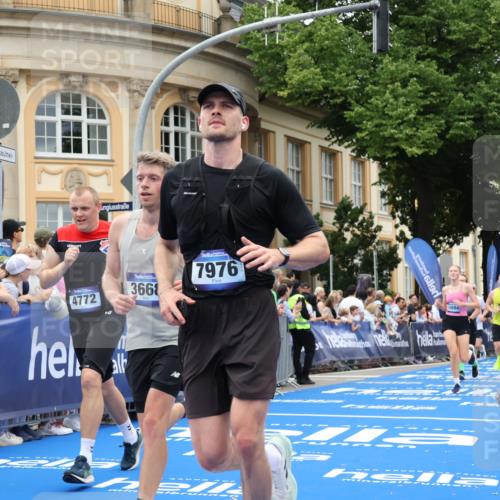 29.06.2025 - hella hamburg halbmarathon Strokosch-Dieckow http://msf.ph/oto/8306247 29.06.2025 10:55:54 Ziel 1179, 2612, 3042, 3256, 3668, 4772, 7147, 7976, 8968, 9246, 10084, 13474, 14867, 15184, 15868, 15884, 16176, 16401, 16434, 16786, 18125, 18867, 19047 meine-sportfotos.de