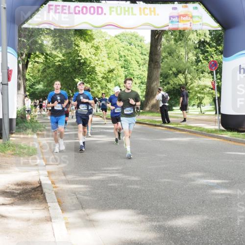 29.06.2025 - hella hamburg halbmarathon MichiJ http://msf.ph/oto/8306259 29.06.2025 10:35:31 Zwischen KM18-KM19 1592, 3852, 12685, 14482, 15479, 15714 meine-sportfotos.de
