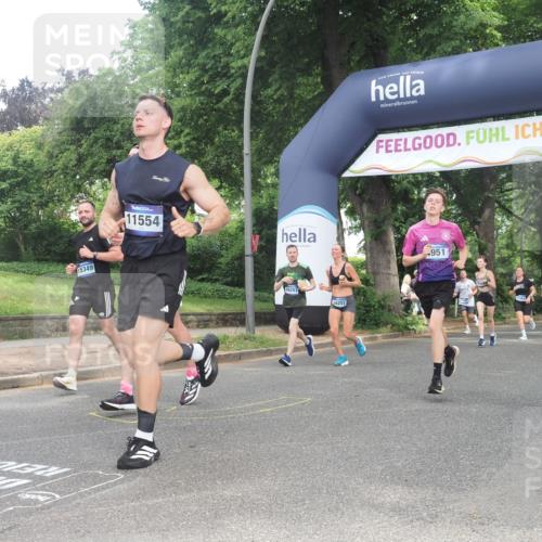 29.06.2025 - hella hamburg halbmarathon KatJ http://msf.ph/oto/8306273 29.06.2025 10:43:59 Zwischen KM18-KM19 2676, 4833, 4940, 4951, 5570, 6835 meine-sportfotos.de