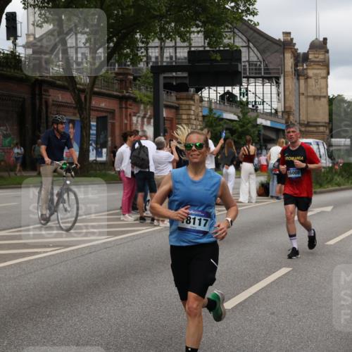 29.06.2025 - hella hamburg halbmarathon Yannick Fuchs http://msf.ph/oto/8306281 29.06.2025 10:50:19 20KM 1583, 1877, 2083, 2378, 2741, 4152, 4594, 4813, 5287, 5418, 5570, 5721, 5744, 6759, 7037, 7547, 7646, 8330, 8968, 8996, 9246, 9622, 9884, 9903, 10084, 10093, 10665, 11143, 11554, 11870, 12590, 12712, 12858, 13691, 14408, 14588, 14867, 15134, 15407, 16008, 16009, 16043, 16121, 16620, 16625, 16679, 17268, 17468, 17660, 17993, 18117, 18531, 18634, 18867, 18899, 18966, 19091 meine-sportfotos.de