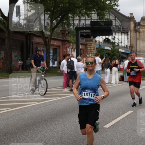 29.06.2025 - hella hamburg halbmarathon Yannick Fuchs http://msf.ph/oto/8306297 29.06.2025 10:50:19 20KM 1583, 1877, 2083, 2378, 2741, 4152, 4594, 4813, 5287, 5418, 5570, 5721, 5744, 6759, 7037, 7547, 7646, 8330, 8968, 8996, 9246, 9622, 9884, 9903, 10084, 10093, 10665, 11143, 11554, 11870, 12590, 12712, 12858, 13691, 14408, 14588, 14867, 15134, 15407, 16008, 16009, 16043, 16121, 16620, 16625, 16679, 17268, 17468, 17660, 17993, 18117, 18531, 18634, 18867, 18899, 18966, 19091 meine-sportfotos.de