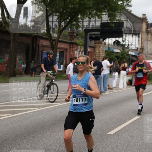 29.06.2025 - hella hamburg halbmarathon Yannick Fuchs http://msf.ph/oto/8306362 29.06.2025 10:50:19 20KM 1583, 1877, 2083, 2378, 2741, 4152, 4594, 4813, 5287, 5418, 5570, 5721, 5744, 6759, 7037, 7547, 7646, 8330, 8968, 8996, 9246, 9622, 9884, 9903, 10084, 10093, 10665, 11143, 11554, 11870, 12590, 12712, 12858, 13691, 14408, 14588, 14867, 15134, 15407, 16008, 16009, 16043, 16121, 16620, 16625, 16679, 17268, 17468, 17660, 17993, 18117, 18531, 18634, 18867, 18899, 18966, 19091 meine-sportfotos.de
