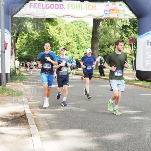 29.06.2025 - hella hamburg halbmarathon MichiJ http://msf.ph/oto/8306454 29.06.2025 10:35:32 Zwischen KM18-KM19 3852, 12685, 14482, 15350, 15478, 15479, 15573, 15714, 18297 meine-sportfotos.de