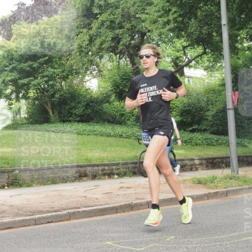 29.06.2025 - hella hamburg halbmarathon KatJ http://msf.ph/oto/8306466 29.06.2025 10:14:34 Zwischen KM18-KM19 7331, 7855 meine-sportfotos.de