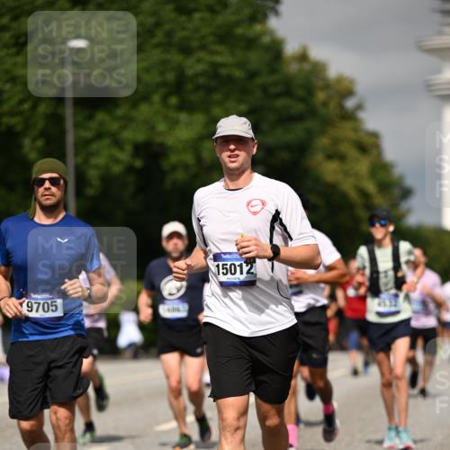 29.06.2025 - hella hamburg halbmarathon Dr. Thomas Lammeyer http://msf.ph/oto/8306489 29.06.2025 10:16:43 Kennedybrücke 1020, 1051, 2531, 2942, 3360, 3363, 4187, 4532, 5150, 6489, 7014, 7873, 8398, 8405, 8917, 9705, 10067, 10402, 10409, 11025 meine-sportfotos.de