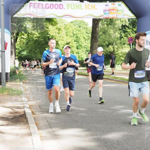 29.06.2025 - hella hamburg halbmarathon MichiJ http://msf.ph/oto/8306525 29.06.2025 10:35:33 Zwischen KM18-KM19 3852, 12685, 12870, 14482, 15350, 15478, 15479, 15573, 18297, 18922 meine-sportfotos.de