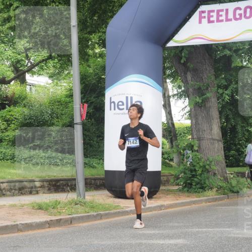 29.06.2025 - hella hamburg halbmarathon KatJ http://msf.ph/oto/8306526 29.06.2025 10:14:35 Zwischen KM18-KM19 7331, 7855 meine-sportfotos.de
