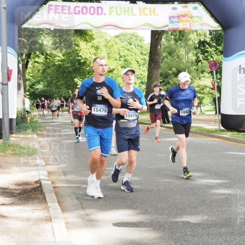 29.06.2025 - hella hamburg halbmarathon MichiJ http://msf.ph/oto/8306613 29.06.2025 10:35:33 Zwischen KM18-KM19 3852, 12685, 12870, 14482, 15350, 15478, 15479, 15573, 18297, 18922 meine-sportfotos.de