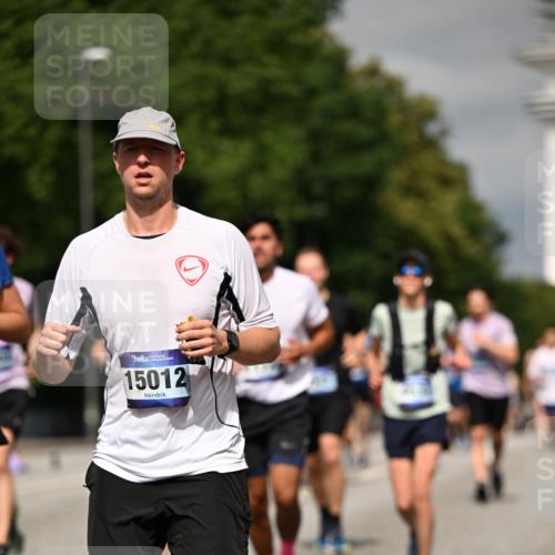 29.06.2025 - hella hamburg halbmarathon Dr. Thomas Lammeyer http://msf.ph/oto/8306614 29.06.2025 10:16:44 Kennedybrücke 1020, 1051, 2531, 2942, 3360, 3363, 4187, 4532, 5150, 6489, 7014, 7873, 8398, 8405, 8917, 9705, 10067, 10402, 10409, 11025 meine-sportfotos.de