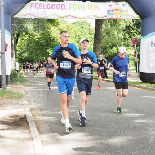 29.06.2025 - hella hamburg halbmarathon MichiJ http://msf.ph/oto/8306645 29.06.2025 10:35:33 Zwischen KM18-KM19 3852, 12685, 12870, 14482, 15350, 15478, 15479, 15573, 18297, 18922 meine-sportfotos.de