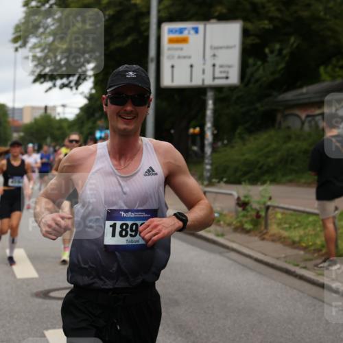29.06.2025 - hella hamburg halbmarathon Yannick Fuchs http://msf.ph/oto/8306653 29.06.2025 10:50:20 20KM 1583, 1877, 2083, 2378, 2741, 4152, 4594, 4813, 5418, 5570, 5721, 5744, 6759, 7037, 7547, 7646, 8330, 8968, 8996, 9246, 9622, 9884, 9903, 10084, 10093, 10665, 11143, 11554, 11870, 12348, 12590, 12712, 12858, 13691, 14408, 14588, 14867, 15134, 15407, 16008, 16009, 16043, 16121, 16620, 16625, 16679, 17268, 17468, 17660, 17993, 18117, 18531, 18867, 18899, 18966, 19091 meine-sportfotos.de