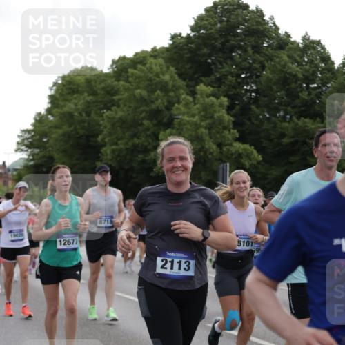 29.06.2025 - hella hamburg halbmarathon Jannik Wohlers http://msf.ph/oto/8306659 29.06.2025 10:37:58 Lombardsbrücke 1196, 1457, 1596, 1721, 1742, 1791, 1966, 2113, 2151, 2498, 3010, 3094, 3095, 3242, 3286, 3338, 3635, 3636, 3716, 3777, 3841, 4139, 4155, 4159, 4883, 5085, 5089, 5155, 5300, 5735, 6200, 6751, 6930, 7117, 7165, 7371, 7692, 7868, 7914, 8718, 9424, 9699, 10584, 11728, 11812, 12116, 12675, 12677, 13000, 13200, 13823, 13833, 14016, 14406, 15101, 15355, 15417, 15644, 16061, 16174, 16214, 16465, 16658, 16708, 16876, 16942, 17091, 17478, 18709 meine-sportfotos.de
