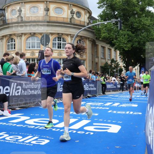 29.06.2025 - hella hamburg halbmarathon Strokosch-Dieckow http://msf.ph/oto/8306692 29.06.2025 10:56:01 Ziel 1180, 3042, 3058, 4594, 4813, 5492, 5570, 7147, 7594, 8330, 8968, 9246, 10084, 12545, 14867, 15184, 15868, 15884, 16176, 17640, 17642, 18212 meine-sportfotos.de