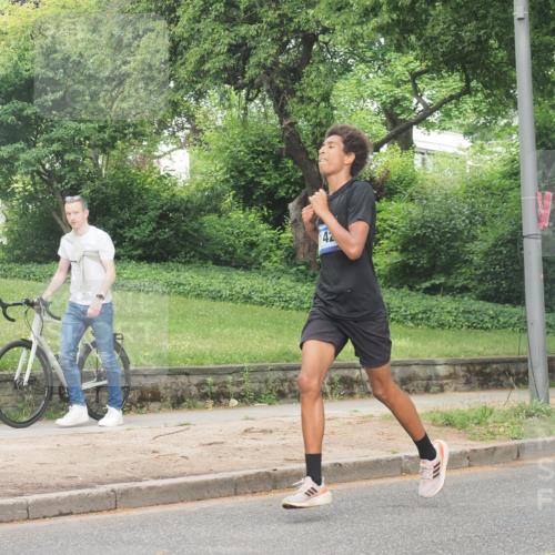 29.06.2025 - hella hamburg halbmarathon KatJ http://msf.ph/oto/8306697 29.06.2025 10:14:36 Zwischen KM18-KM19 7142, 7331, 7855 meine-sportfotos.de