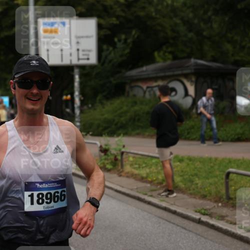 29.06.2025 - hella hamburg halbmarathon Yannick Fuchs http://msf.ph/oto/8306711 29.06.2025 10:50:20 20KM 1583, 1877, 2083, 2378, 2741, 4152, 4594, 4813, 5418, 5570, 5721, 5744, 6759, 7037, 7547, 7646, 8330, 8968, 8996, 9246, 9622, 9884, 9903, 10084, 10093, 10665, 11143, 11554, 11870, 12348, 12590, 12712, 12858, 13691, 14408, 14588, 14867, 15134, 15407, 16008, 16009, 16043, 16121, 16620, 16625, 16679, 17268, 17468, 17660, 17993, 18117, 18531, 18867, 18899, 18966, 19091 meine-sportfotos.de
