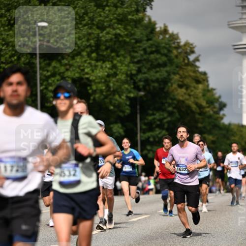 29.06.2025 - hella hamburg halbmarathon Dr. Thomas Lammeyer http://msf.ph/oto/8306733 29.06.2025 10:16:46 Kennedybrücke 1020, 1051, 2531, 2942, 3360, 3363, 4187, 4532, 6489, 7014, 7873, 8398, 8405, 8917, 9705, 10067, 10409, 11025 meine-sportfotos.de