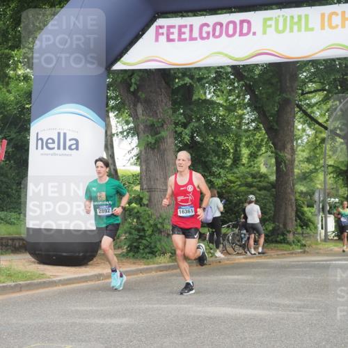 29.06.2025 - hella hamburg halbmarathon KatJ http://msf.ph/oto/8306752 29.06.2025 10:14:39 Zwischen KM18-KM19 2892, 7142, 7855 meine-sportfotos.de