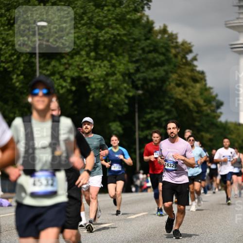 29.06.2025 - hella hamburg halbmarathon Dr. Thomas Lammeyer http://msf.ph/oto/8306763 29.06.2025 10:16:46 Kennedybrücke 1020, 1051, 2531, 2942, 3360, 3363, 4187, 4532, 6489, 7014, 7873, 8398, 8405, 8917, 9705, 10067, 10409, 11025 meine-sportfotos.de