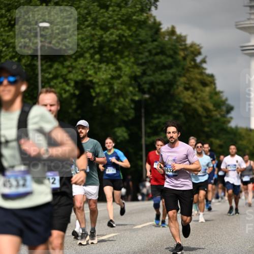 29.06.2025 - hella hamburg halbmarathon Dr. Thomas Lammeyer http://msf.ph/oto/8306783 29.06.2025 10:16:47 Kennedybrücke 1020, 1051, 2531, 2942, 3360, 3363, 4187, 4532, 6489, 7014, 7873, 8398, 8405, 8917, 9705, 10067, 10409, 11025 meine-sportfotos.de