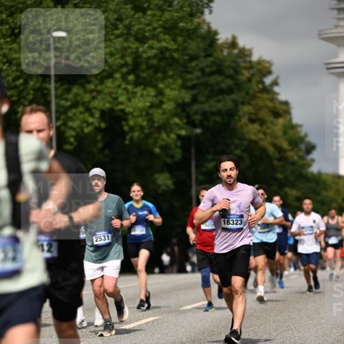 29.06.2025 - hella hamburg halbmarathon Dr. Thomas Lammeyer http://msf.ph/oto/8306799 29.06.2025 10:16:47 Kennedybrücke 1020, 1051, 2531, 2942, 3360, 3363, 4187, 4532, 6489, 7014, 7873, 8398, 8405, 8917, 9705, 10067, 10409, 11025 meine-sportfotos.de