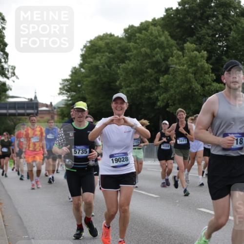 29.06.2025 - hella hamburg halbmarathon Jannik Wohlers http://msf.ph/oto/8306842 29.06.2025 10:38:01 Lombardsbrücke 1457, 1596, 1721, 1742, 1791, 2113, 2151, 2498, 3010, 3094, 3095, 3216, 3286, 3338, 3635, 3636, 3716, 3777, 3841, 4139, 4155, 4159, 4883, 5085, 5089, 5155, 5300, 5617, 5684, 5735, 6200, 6751, 6930, 7117, 7371, 7561, 7692, 7868, 8635, 8718, 9424, 9699, 10584, 11728, 11812, 12116, 12577, 12675, 12677, 13000, 13200, 13823, 13833, 14016, 14096, 14406, 15101, 15417, 15644, 16061, 16174, 16214, 16465, 16708, 16942, 17091, 17478, 18709 meine-sportfotos.de