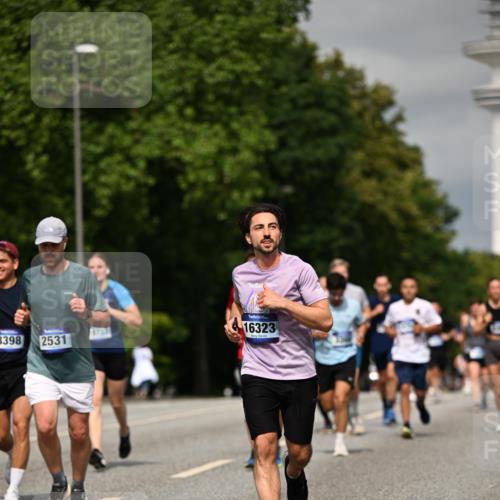29.06.2025 - hella hamburg halbmarathon Dr. Thomas Lammeyer http://msf.ph/oto/8306859 29.06.2025 10:16:48 Kennedybrücke 1020, 1051, 2531, 2942, 3360, 3363, 4187, 4532, 6489, 7014, 7873, 8398, 8405, 9705, 10067, 10409, 11025 meine-sportfotos.de