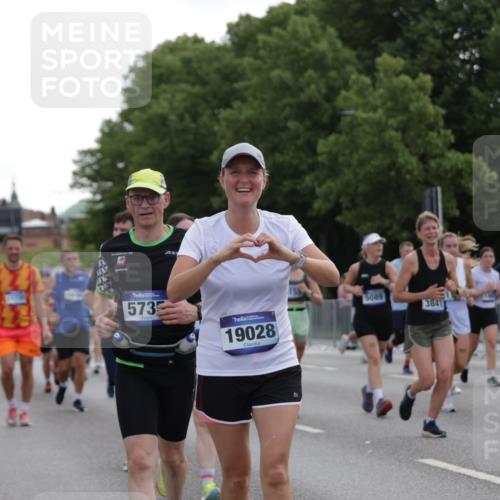 29.06.2025 - hella hamburg halbmarathon Jannik Wohlers http://msf.ph/oto/8306874 29.06.2025 10:38:01 Lombardsbrücke 1457, 1596, 1721, 1742, 1791, 2113, 2151, 2498, 3010, 3094, 3095, 3216, 3286, 3338, 3635, 3636, 3716, 3777, 3841, 4139, 4155, 4159, 4883, 5085, 5089, 5155, 5300, 5617, 5684, 5735, 6200, 6751, 6930, 7117, 7371, 7561, 7692, 7868, 8635, 8718, 9424, 9699, 10584, 11728, 11812, 12116, 12577, 12675, 12677, 13000, 13200, 13823, 13833, 14016, 14096, 14406, 15101, 15417, 15644, 16061, 16174, 16214, 16465, 16708, 16942, 17091, 17478, 18709 meine-sportfotos.de