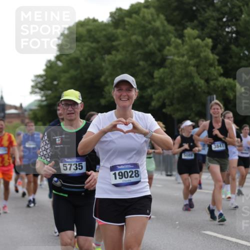 29.06.2025 - hella hamburg halbmarathon Jannik Wohlers http://msf.ph/oto/8306905 29.06.2025 10:38:01 Lombardsbrücke 1457, 1596, 1721, 1742, 1791, 2113, 2151, 2498, 3010, 3094, 3095, 3216, 3286, 3338, 3635, 3636, 3716, 3777, 3841, 4139, 4155, 4159, 4883, 5085, 5089, 5155, 5300, 5617, 5684, 5735, 6200, 6751, 6930, 7117, 7371, 7561, 7692, 7868, 8635, 8718, 9424, 9699, 10584, 11728, 11812, 12116, 12577, 12675, 12677, 13000, 13200, 13823, 13833, 14016, 14096, 14406, 15101, 15417, 15644, 16061, 16174, 16214, 16465, 16708, 16942, 17091, 17478, 18709 meine-sportfotos.de