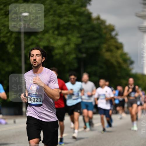 29.06.2025 - hella hamburg halbmarathon Dr. Thomas Lammeyer http://msf.ph/oto/8306924 29.06.2025 10:16:49 Kennedybrücke 1020, 1051, 2531, 2942, 3360, 4187, 4532, 6489, 7014, 7873, 8398, 8405, 9705, 10409, 11025 meine-sportfotos.de