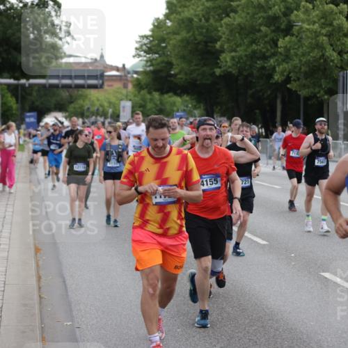 29.06.2025 - hella hamburg halbmarathon Jannik Wohlers http://msf.ph/oto/8306941 29.06.2025 10:38:06 Lombardsbrücke 1721, 1791, 2113, 2151, 2576, 2660, 3010, 3094, 3095, 3216, 3286, 3323, 3338, 3635, 3636, 3726, 3777, 3841, 4028, 4139, 4155, 4159, 4316, 4883, 5085, 5089, 5155, 5617, 5684, 5735, 6695, 6696, 6875, 7117, 7148, 7371, 7561, 7692, 7868, 8635, 8718, 9004, 9424, 9699, 11635, 11697, 11728, 12075, 12116, 12577, 12675, 12677, 13000, 13200, 13823, 13833, 14096, 14406, 15101, 15644, 16174, 16214, 16465, 16708, 16942, 17091, 17250, 17478, 18471, 18709 meine-sportfotos.de