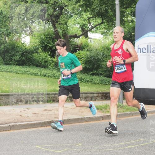 29.06.2025 - hella hamburg halbmarathon KatJ http://msf.ph/oto/8306942 29.06.2025 10:14:40 Zwischen KM18-KM19 2892, 7142, 7855 meine-sportfotos.de