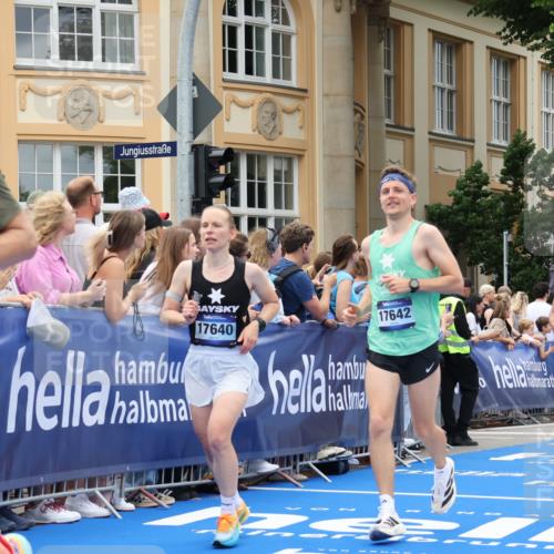 29.06.2025 - hella hamburg halbmarathon Strokosch-Dieckow http://msf.ph/oto/8306960 29.06.2025 10:56:07 Ziel 1180, 1193, 3042, 3058, 4594, 4813, 5465, 5492, 5570, 7594, 8330, 8639, 9907, 10789, 12545, 14363, 15484, 16113, 16634, 17468, 17640, 17642, 18212 meine-sportfotos.de