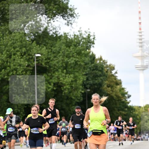 29.06.2025 - hella hamburg halbmarathon Dr. Thomas Lammeyer http://msf.ph/oto/8306968 29.06.2025 10:38:11 Kennedybrücke 1189, 1275, 1764, 1787, 2038, 2276, 2464, 2496, 2933, 3264, 3340, 3345, 3848, 4445, 4824, 4826, 5096, 5141, 5557, 5566, 5569, 5691, 5821, 5822, 5887, 6109, 6364, 6515, 6516, 6574, 6956, 7027, 7324, 7329, 7565, 7633, 7653, 7982, 8157, 8277, 8282, 8349, 8375, 8377, 8383, 8401, 9094, 9875, 9995, 10007, 10048, 10071, 10561, 10564, 11229, 11237, 11338, 11432 meine-sportfotos.de