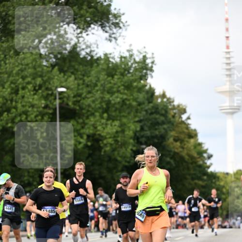 29.06.2025 - hella hamburg halbmarathon Dr. Thomas Lammeyer http://msf.ph/oto/8306990 29.06.2025 10:38:11 Kennedybrücke 1189, 1275, 1764, 1787, 2038, 2276, 2464, 2496, 2933, 3264, 3340, 3345, 3848, 4445, 4824, 4826, 5096, 5141, 5557, 5566, 5569, 5691, 5821, 5822, 5887, 6109, 6364, 6515, 6516, 6574, 6956, 7027, 7324, 7329, 7565, 7633, 7653, 7982, 8157, 8277, 8282, 8349, 8375, 8377, 8383, 8401, 9094, 9875, 9995, 10007, 10048, 10071, 10561, 10564, 11229, 11237, 11338, 11432 meine-sportfotos.de