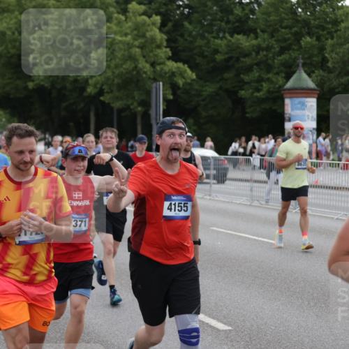 29.06.2025 - hella hamburg halbmarathon Jannik Wohlers http://msf.ph/oto/8307007 29.06.2025 10:38:07 Lombardsbrücke 1721, 1791, 2113, 2151, 2576, 2660, 3010, 3094, 3095, 3216, 3286, 3323, 3338, 3635, 3636, 3726, 3777, 3841, 4028, 4139, 4155, 4159, 4259, 4260, 4316, 4883, 5085, 5089, 5155, 5617, 5684, 5735, 5913, 6695, 6696, 6875, 7117, 7148, 7371, 7561, 7692, 7868, 8635, 8718, 9004, 9424, 9699, 11635, 11697, 11728, 12075, 12116, 12577, 12677, 13000, 13200, 13823, 13833, 14096, 15101, 15644, 16174, 16214, 16708, 17091, 17250, 17333, 17478, 18471, 18709 meine-sportfotos.de