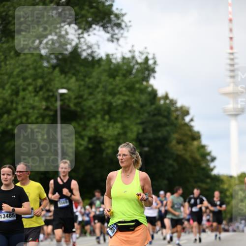 29.06.2025 - hella hamburg halbmarathon Dr. Thomas Lammeyer http://msf.ph/oto/8307040 29.06.2025 10:38:12 Kennedybrücke 1189, 1275, 1764, 1787, 2038, 2276, 2464, 2496, 2933, 3264, 3340, 3345, 3848, 4445, 4824, 4826, 5096, 5141, 5557, 5566, 5569, 5691, 5821, 5822, 5887, 6109, 6364, 6515, 6516, 6574, 6956, 7027, 7324, 7329, 7565, 7633, 7653, 7982, 8157, 8277, 8282, 8349, 8375, 8377, 8383, 8401, 9094, 9875, 10007, 10048, 10071, 10561, 10564, 11229, 11237, 11338, 11432 meine-sportfotos.de