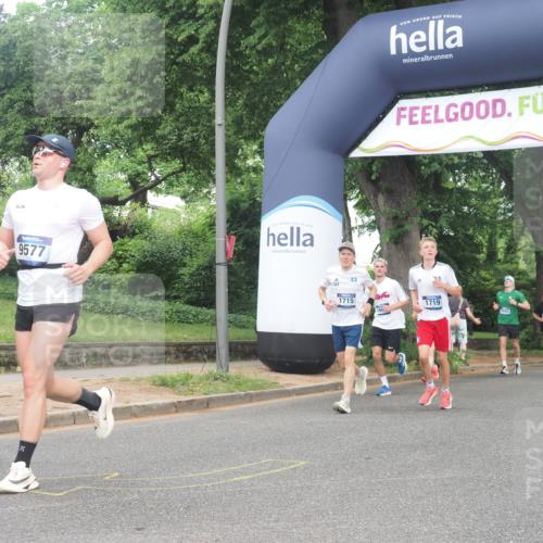 29.06.2025 - hella hamburg halbmarathon KatJ http://msf.ph/oto/8307044 29.06.2025 10:44:06 Zwischen KM18-KM19 1715, 1719, 2883, 4467 meine-sportfotos.de