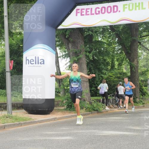 29.06.2025 - hella hamburg halbmarathon KatJ http://msf.ph/oto/8307073 29.06.2025 10:14:44 Zwischen KM18-KM19 2892, 7142 meine-sportfotos.de
