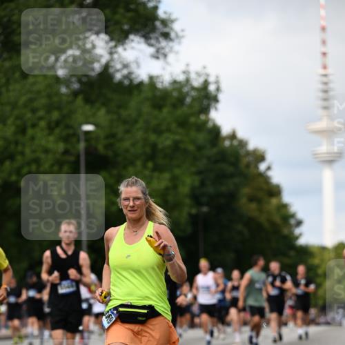 29.06.2025 - hella hamburg halbmarathon Dr. Thomas Lammeyer http://msf.ph/oto/8307077 29.06.2025 10:38:13 Kennedybrücke 1189, 1275, 1764, 1787, 2038, 2276, 2464, 2496, 2933, 3264, 3340, 3345, 3848, 4445, 4824, 4826, 5096, 5141, 5557, 5566, 5569, 5691, 5821, 5822, 5887, 6109, 6364, 6515, 6516, 6574, 7027, 7324, 7329, 7565, 7633, 7653, 7982, 8157, 8202, 8277, 8282, 8349, 8375, 8377, 8383, 8401, 9094, 9875, 10007, 10048, 10071, 10561, 10564, 11229, 11338, 11432 meine-sportfotos.de