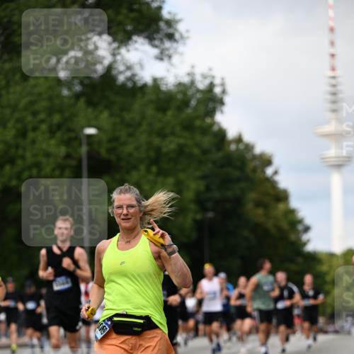 29.06.2025 - hella hamburg halbmarathon Dr. Thomas Lammeyer http://msf.ph/oto/8307085 29.06.2025 10:38:13 Kennedybrücke 1189, 1275, 1764, 1787, 2038, 2276, 2464, 2496, 2933, 3264, 3340, 3345, 3848, 4445, 4824, 4826, 5096, 5141, 5557, 5566, 5569, 5691, 5821, 5822, 5887, 6109, 6364, 6515, 6516, 6574, 7027, 7324, 7329, 7565, 7633, 7653, 7982, 8157, 8202, 8277, 8282, 8349, 8375, 8377, 8383, 8401, 9094, 9875, 10007, 10048, 10071, 10561, 10564, 11229, 11338, 11432 meine-sportfotos.de