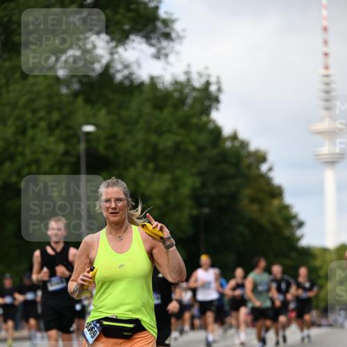 29.06.2025 - hella hamburg halbmarathon Dr. Thomas Lammeyer http://msf.ph/oto/8307091 29.06.2025 10:38:13 Kennedybrücke 1189, 1275, 1764, 1787, 2038, 2276, 2464, 2496, 2933, 3264, 3340, 3345, 3848, 4445, 4824, 4826, 5096, 5141, 5557, 5566, 5569, 5691, 5821, 5822, 5887, 6109, 6364, 6515, 6516, 6574, 7027, 7324, 7329, 7565, 7633, 7653, 7982, 8157, 8202, 8277, 8282, 8349, 8375, 8377, 8383, 8401, 9094, 9875, 10007, 10048, 10071, 10561, 10564, 11229, 11338, 11432 meine-sportfotos.de