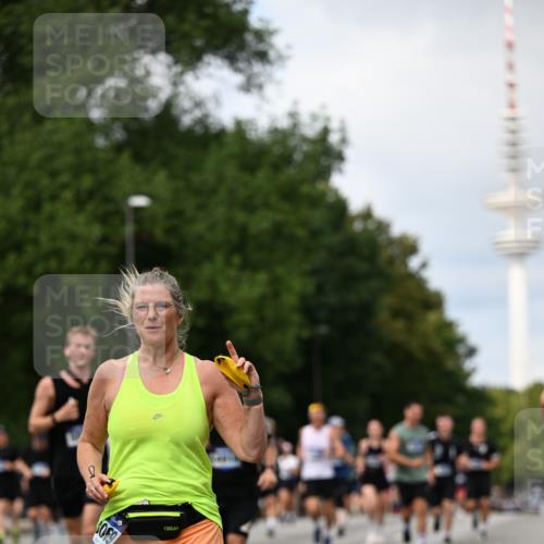 29.06.2025 - hella hamburg halbmarathon Dr. Thomas Lammeyer http://msf.ph/oto/8307101 29.06.2025 10:38:14 Kennedybrücke 1025, 1189, 1705, 1764, 1787, 2038, 2276, 2464, 2496, 2933, 3264, 3340, 3345, 3848, 4445, 4824, 4826, 5096, 5141, 5557, 5566, 5569, 5691, 5821, 5822, 5887, 6034, 6109, 6364, 6515, 6516, 6574, 6718, 7027, 7324, 7329, 7565, 7633, 7653, 7982, 8157, 8202, 8277, 8282, 8349, 8375, 8377, 8383, 8401, 9094, 9875, 10007, 10048, 10071, 10561, 10564, 11229, 11338, 11432 meine-sportfotos.de